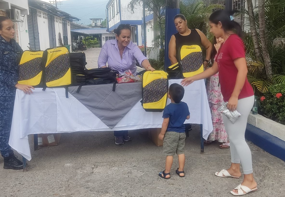 Entrega de Elementos para la educación. 